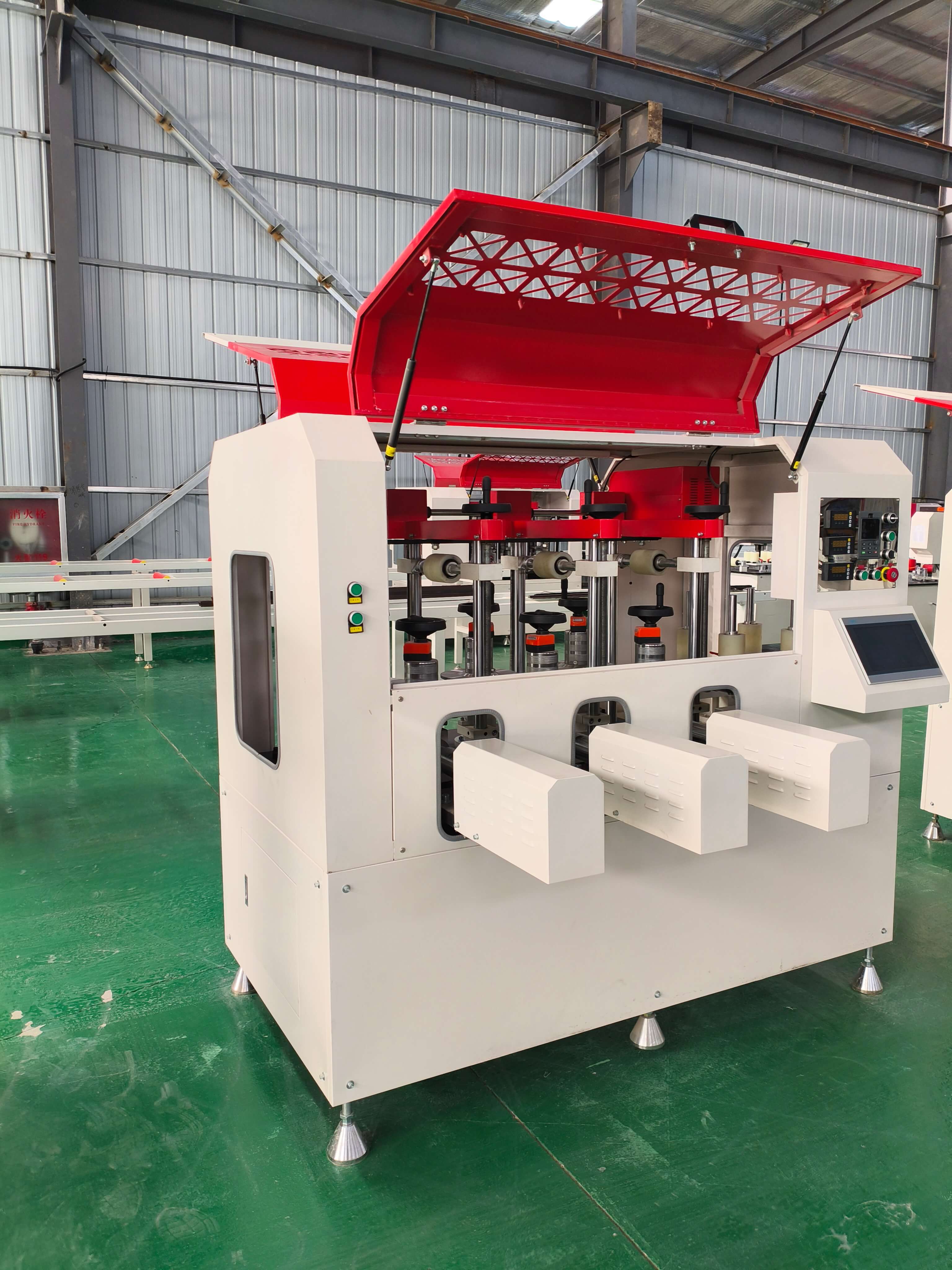 選擇斷橋鋁門窗設(shè)備時的技術(shù)參數(shù)與考慮因素